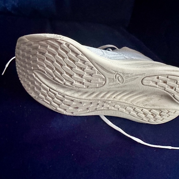 ASICS GEL-Nimbus 26 - Picture 8 of 10